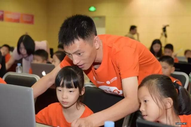 “小天才学Python少儿编程夏令营”在深圳超算开营